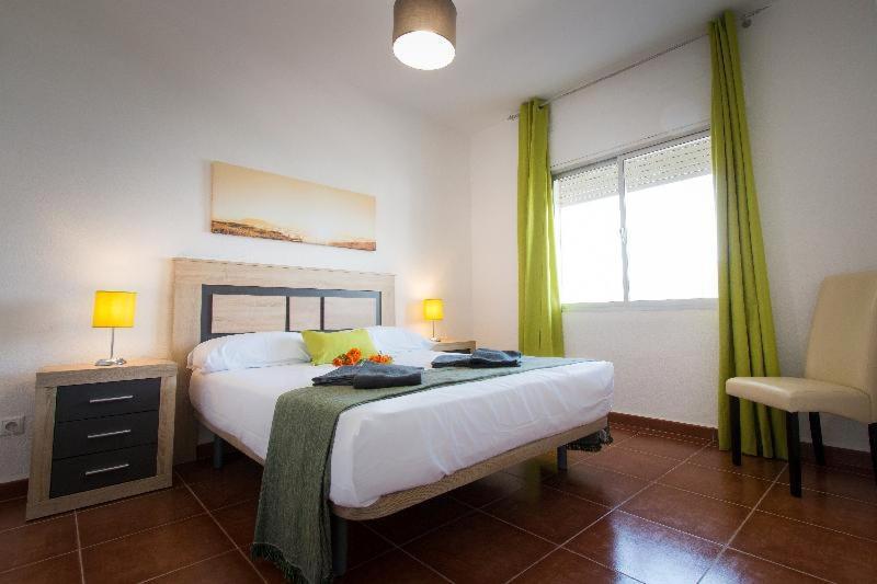 Holidays2Torremolinos Apartamento De 3 Dormitorios Con Terraza Y Piscina Comunitaria Номер фото