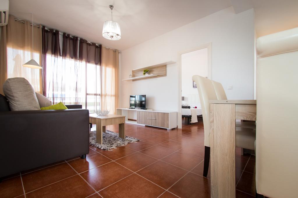 Holidays2Torremolinos Apartamento De 3 Dormitorios Con Terraza Y Piscina Comunitaria Екстер'єр фото